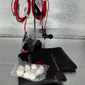 The beats by Dr. Dre wired In-Ear Headphones set of two
